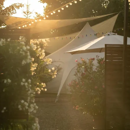 Lotus Glamping Lyxtält